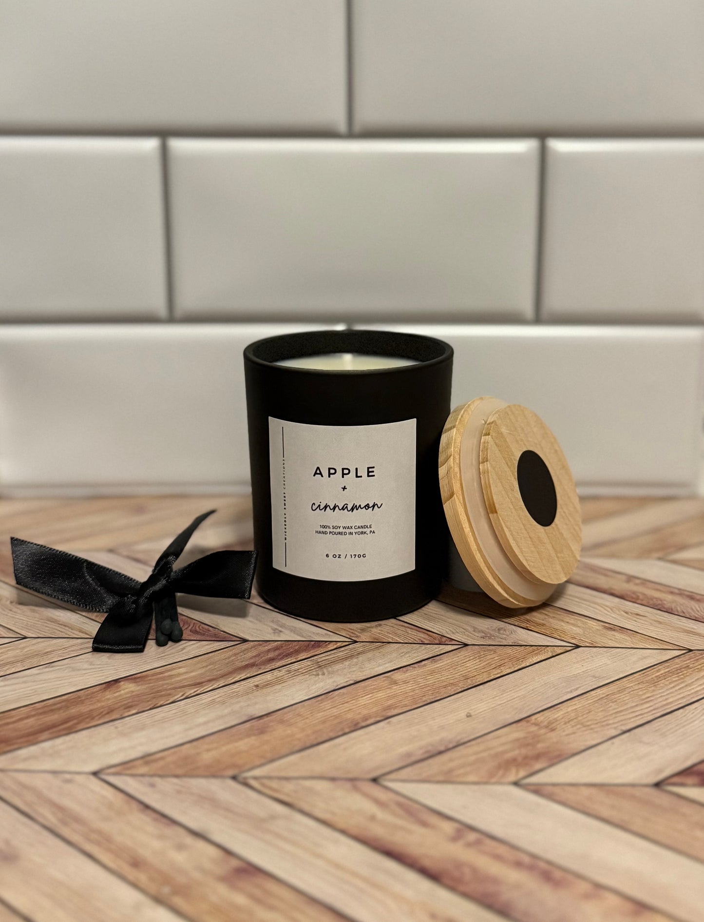 Apple and Cinnamon Candle